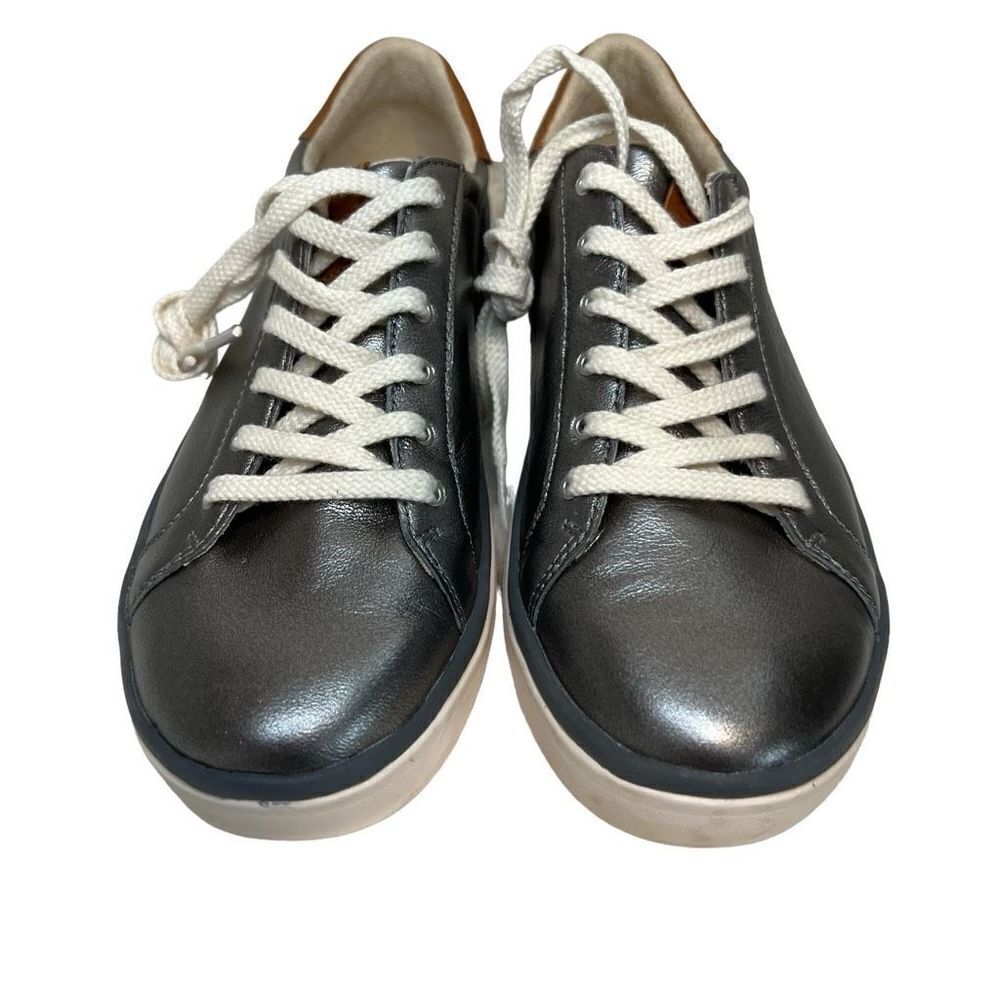 Infinity By Cherokee Uniforms Silver Sneakers Size 7 SAMPLE